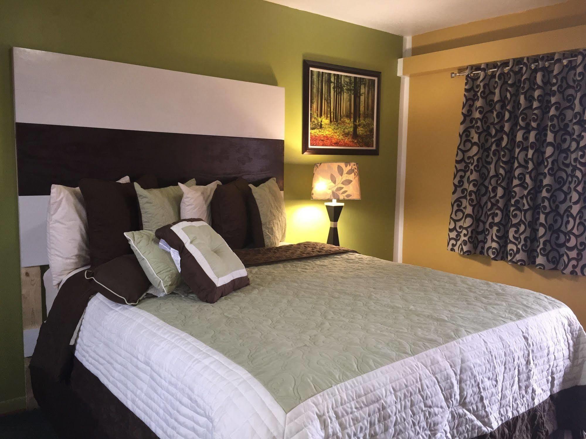 Laci'S Country Inn - Knob Noster Εξωτερικό φωτογραφία